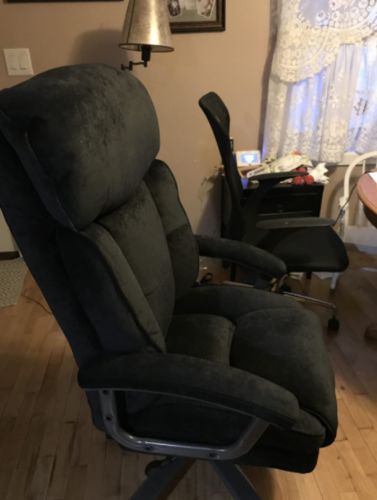 Customer photo review of Ergonomic Big and Tall Executive Office Chair High Capacity Black