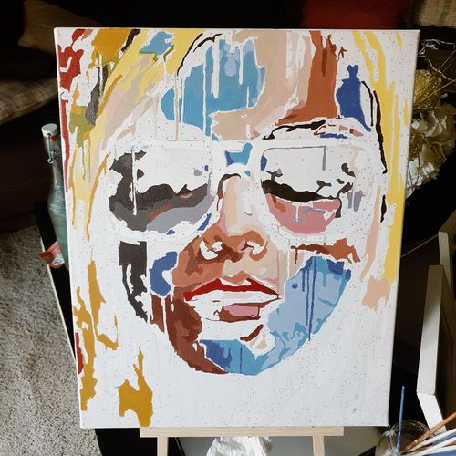 Customer photo review of Chica con gafas del sol