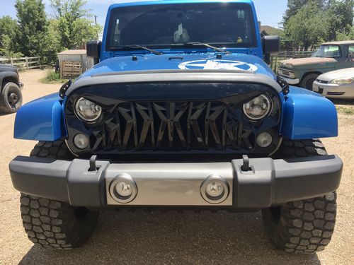 Customer photo review of Shark Grille - Glossy Black for 07-18 Wrangler JK/ JKU