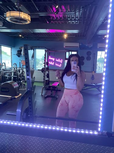 Customer photo review of Coral Marble Scrunch Butt Leggings