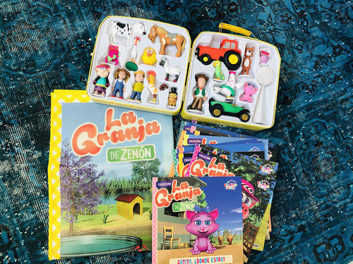 Customer photo review of Colección completa La Granja: 20 figuras 20 libros + playmat + caja