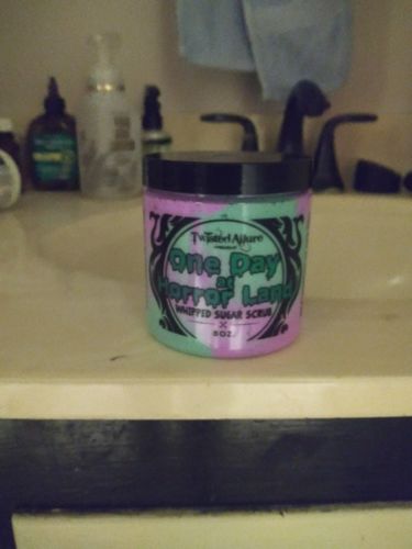 Customer photo review of One Day At Horrorland  Sugar Scrub