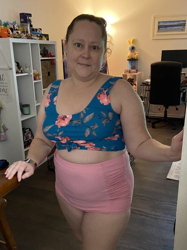 Customer photo review of Traveler Top | Blue Floral