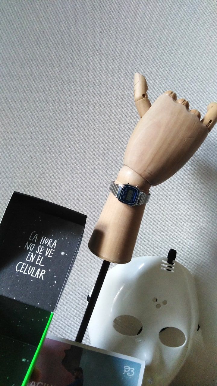 Customer photo review of Reloj Casio Vintage LA670WA-2DF Plateado Azul