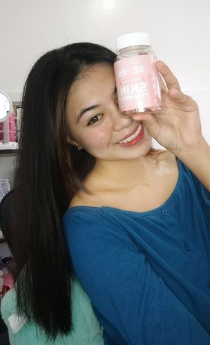 Customer photo review of Skin Vitamin Gummies