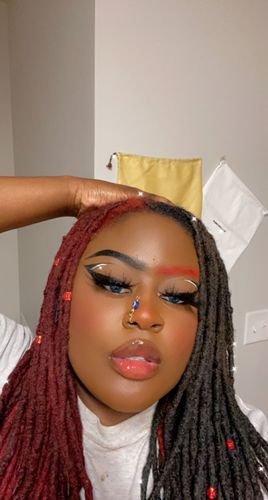 Customer photo review of Evil eye nose cuff 🧿