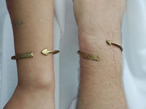 Customer photo review of Hanak Arrow Brass Bangle