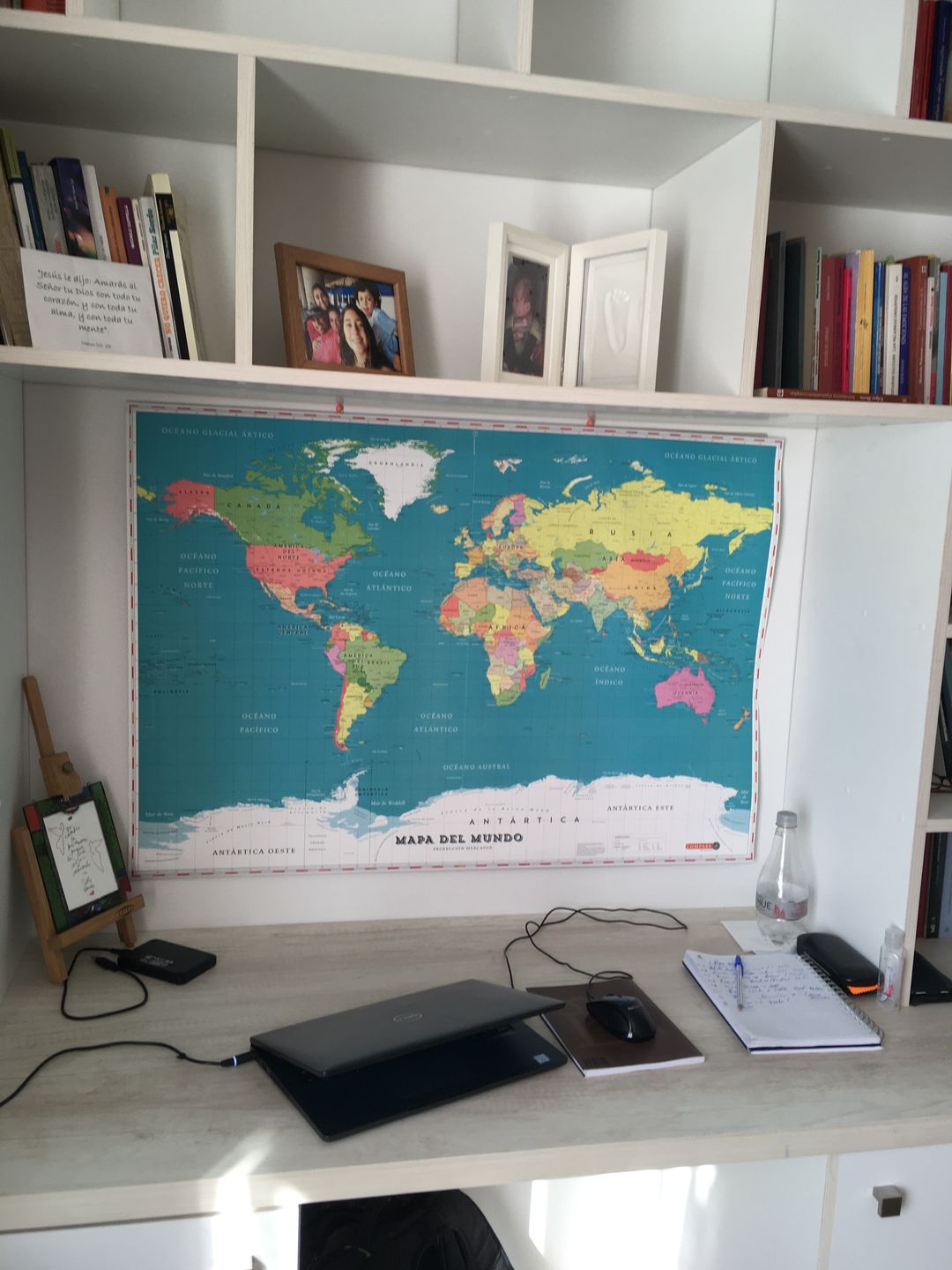 Customer photo review of Mapa del Mundo Político y Geográfico 2021 - Lámina