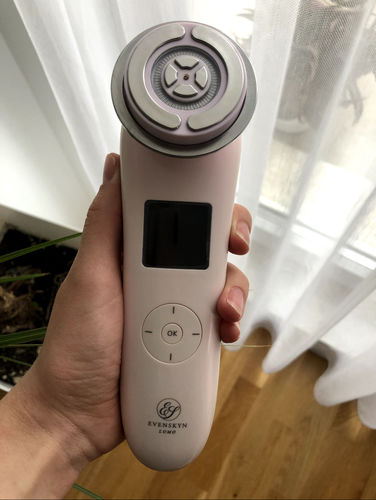 Customer photo review of EvenSkyn® Lumo: Premium Anti-Aging & Skin Tightening Handset