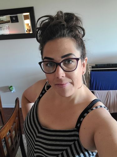 Customer photo review of JuvaBun Messy Bun