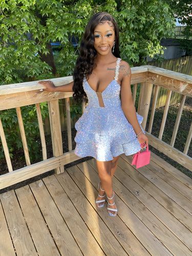 Customer photo review of “Aaliyah” baby blue