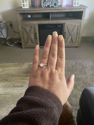 Customer photo review of Louily 1.25 Carat Twist Round Cut Engagement Ring In Sterling Silver