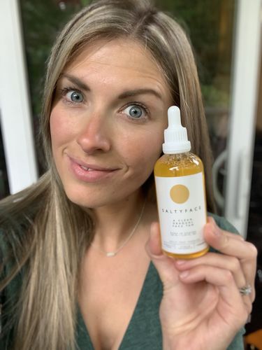 Customer photo review of Gradual Face Tan