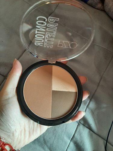 Customer photo review of Petrizzio Contour Palette