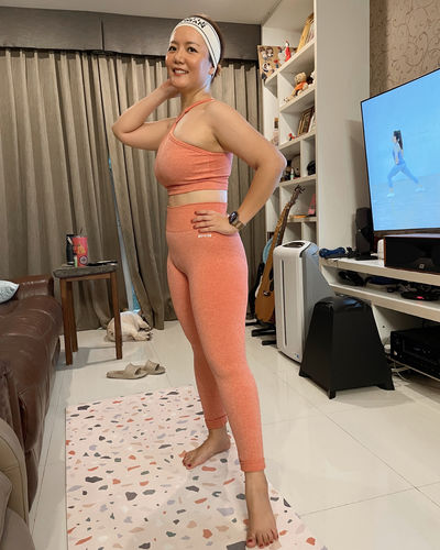 Customer photo review of COMMITMENT SEAMLESS FULL LENGTH LEGGINGS - CORAL