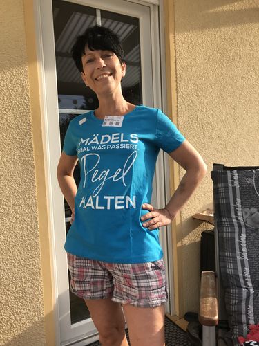 Customer photo review of Mädels, Pegel halten.  - Damenshirt