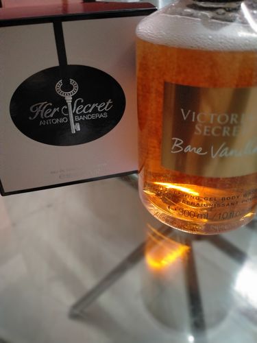 Customer photo review of victoria secret Bare Vanilla shower Gel 300 ml