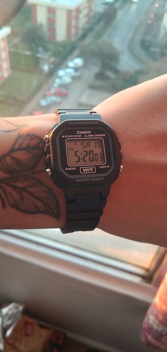 Customer photo review of Reloj Casio Vintage LA-20WH-1ADF Negro