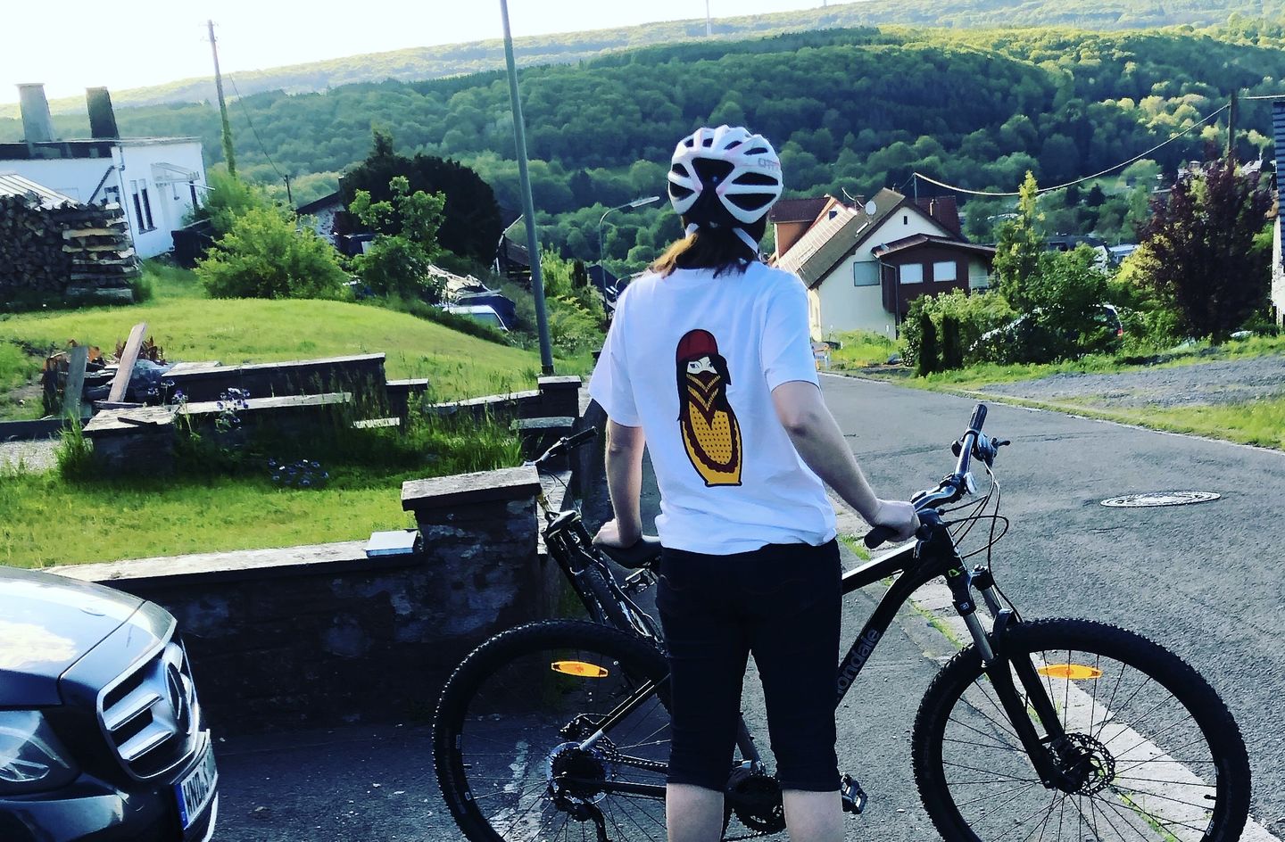 Customer photo review of Matryoshka Damen Oversized T-Shirt weiß by SAEBIS®