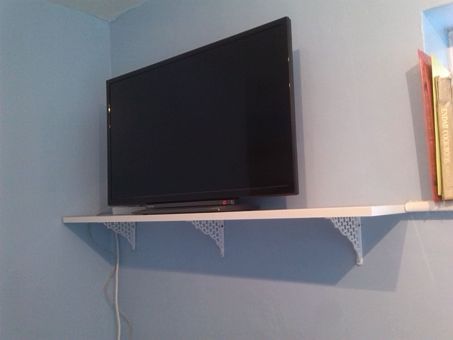 Customer photo review of 6 x 5 Inch Honeycomb Cast Iron Shelf Bracket