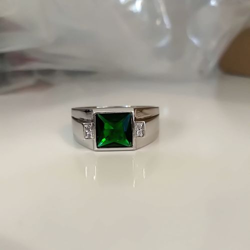Customer photo review of Men's Silver Ring with 4 DIAMONDS and Emerald Gemstone