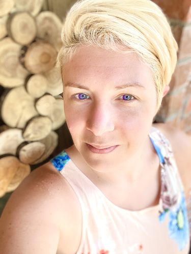 Customer photo review of [US Warehouse] [buy 2 get 2 free] Rainbow Neon Brown Contact Lenses