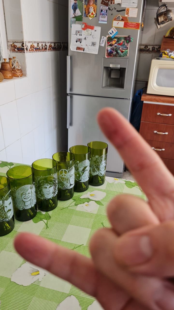 Customer photo review of Vasos Rockstar Juego de 6 Vasos