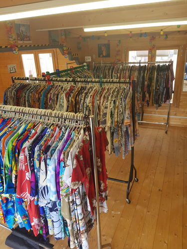 Customer photo review of Hawaiian/Festival Patterned Shirts