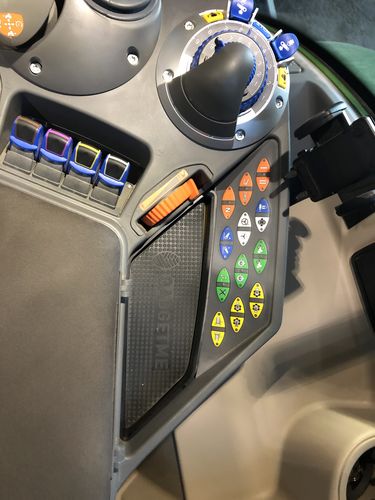 Customer photo review of GADGETME Ablagefach Groß mit Gummieinlage passend für Fendt 500 / 700 / 800 / 900 / 1000 SCR – S4