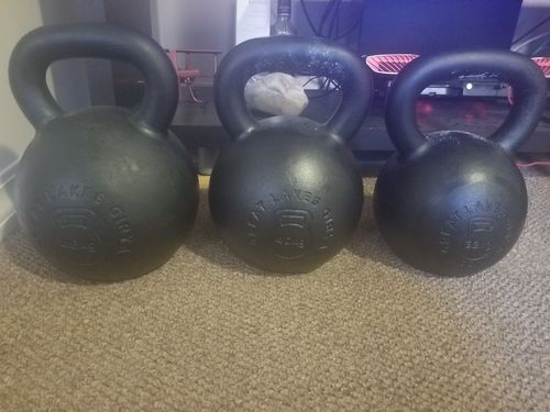 Customer photo review of 48kg / 106lbs E-coated Cast Iron Kettlebell
