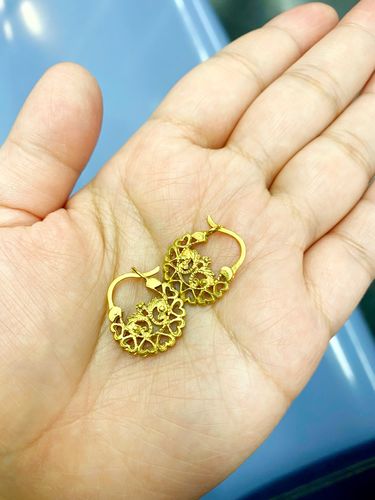 Customer photo review of Loida Creolla Earrings