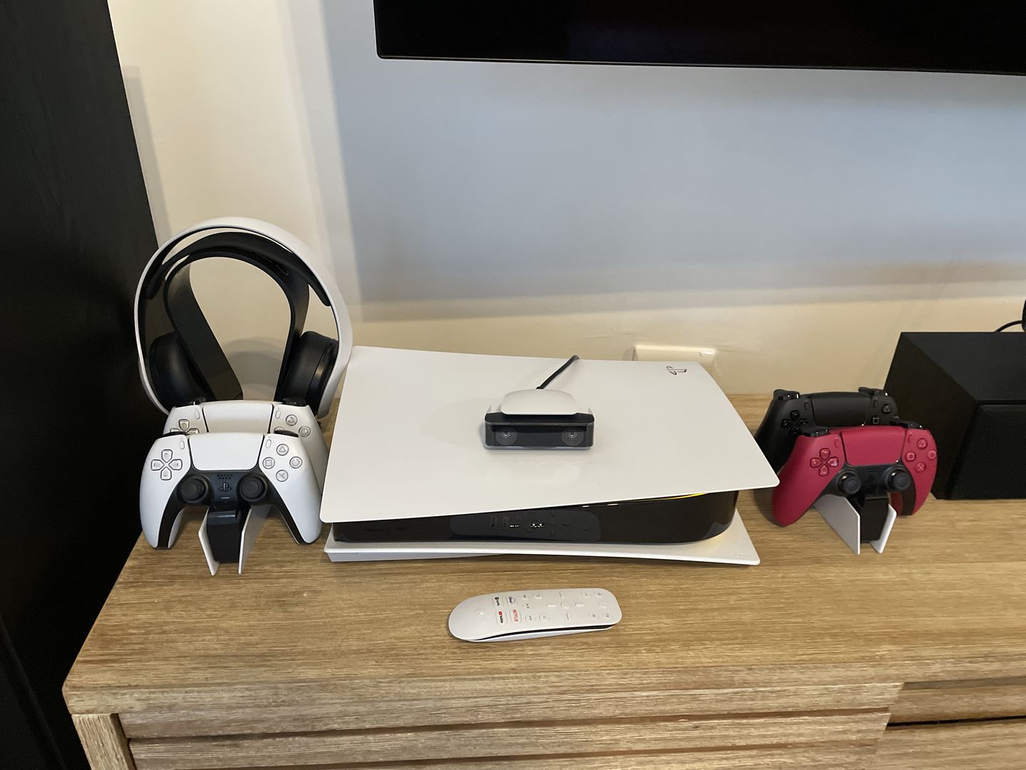 Customer photo review of PS5 Media Remote - Glacier White