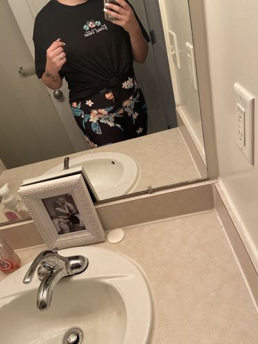 Customer photo review of High-Rise Butt Lift Active Leggings - Floral