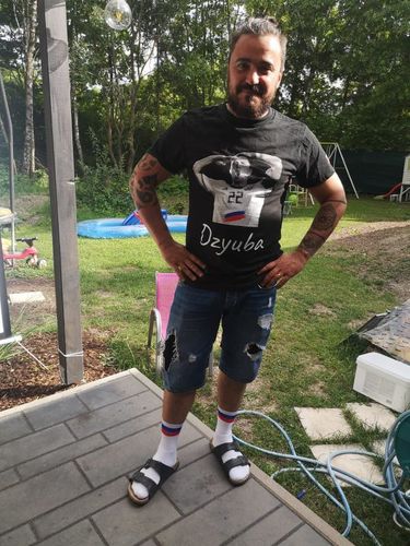 Customer photo review of Sbornaja SET by SAEBIS® bestehend aus Dzyuba T-Shirt schwarz und 1x Paar russische Socken