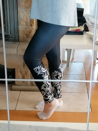 Customer photo review of PAISLEY Printed Yoga Pants