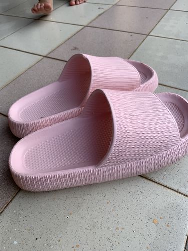 Customer photo review of ComfiiSlipper™ Air Slides