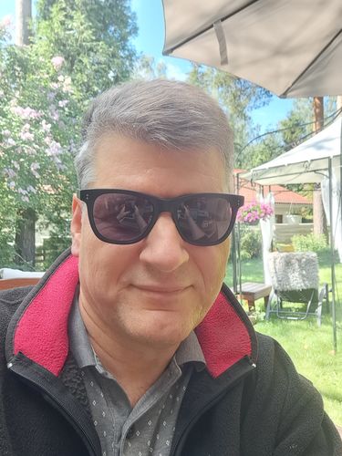 Customer photo review of Shiny Black Rectangle