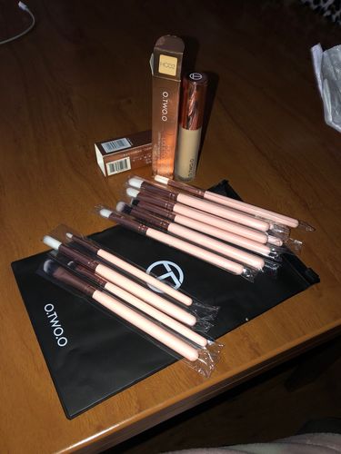 Customer photo review of O.TWO.O 12PCS EYE MAKEUP BRUSHES SET (PINK)