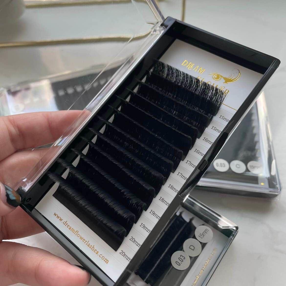 Customer photo review of Super Easy Fan Lash Extensions 0.03mm