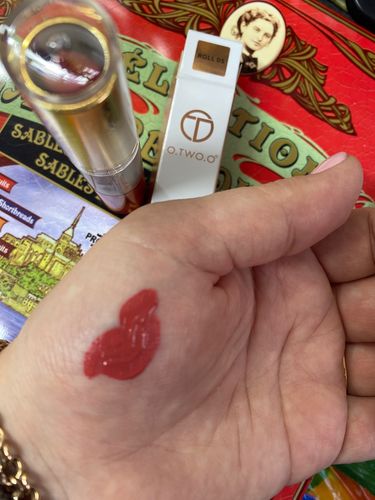 Customer photo review of O.TWO.O ROSE GOLD 2 IN 1 LIPSTICK AND LIPGLOSS