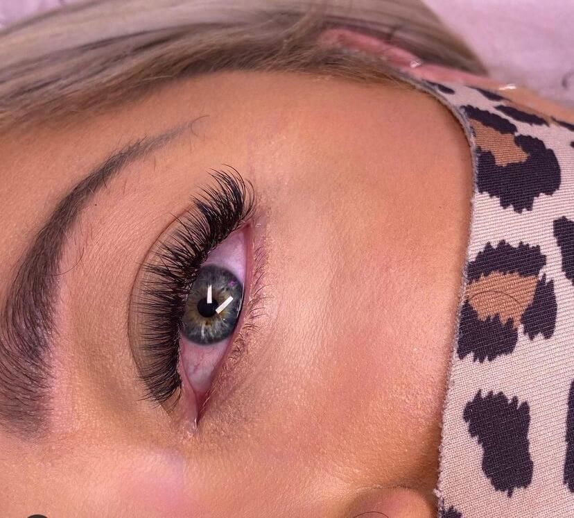 Customer photo review of Cashmere Volume Lash Extensions 0.03mm