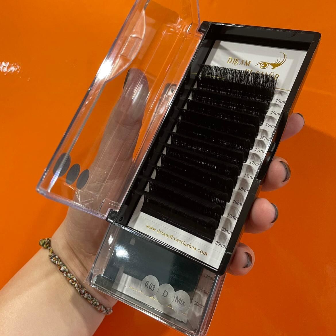 Customer photo review of Super Easy Fan Lash Extensions 0.03mm