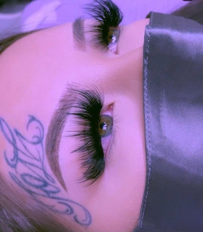Customer photo review of Cashmere Volume Lash Extensions 0.03mm