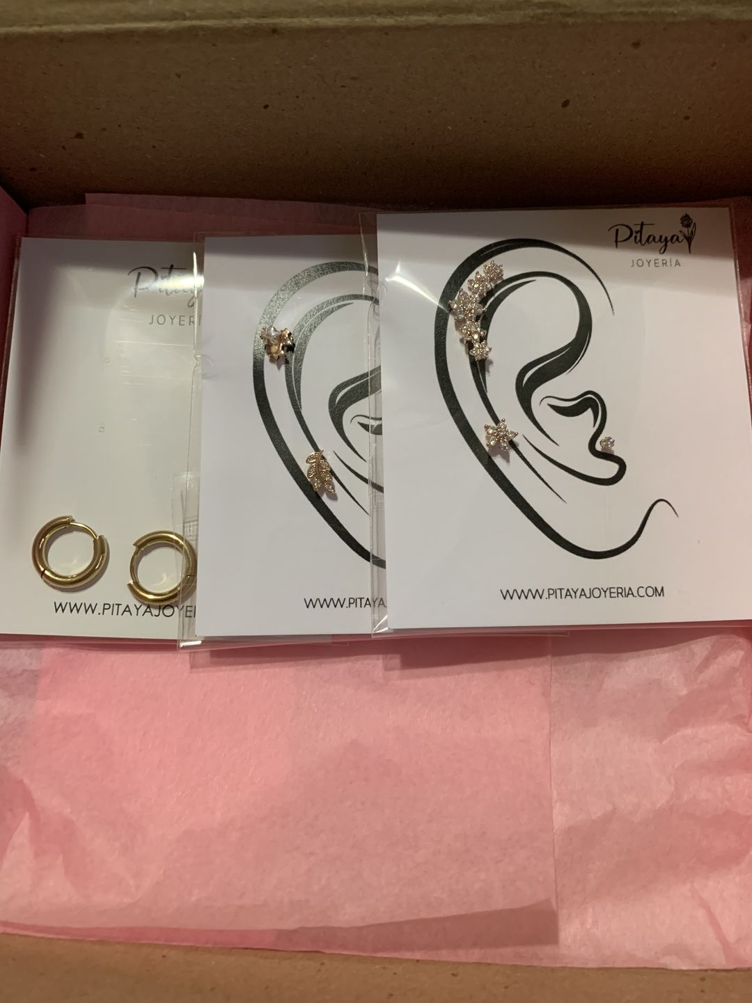 Customer photo review of Piercing Hojita de Laurel Rosca Plana