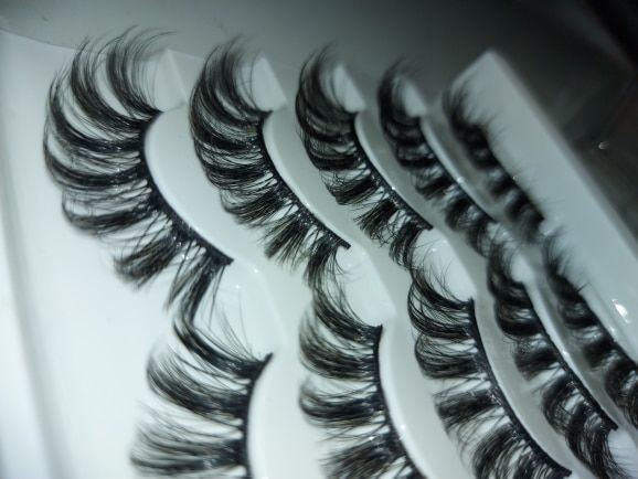 Customer photo review of O.TWO.O 3D MINK EYELASHES