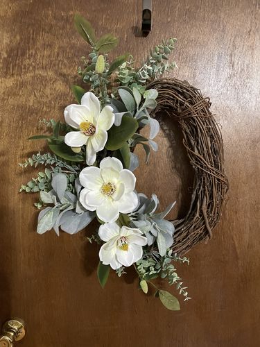 Customer photo review of 14" Oval Grapevine Wreath