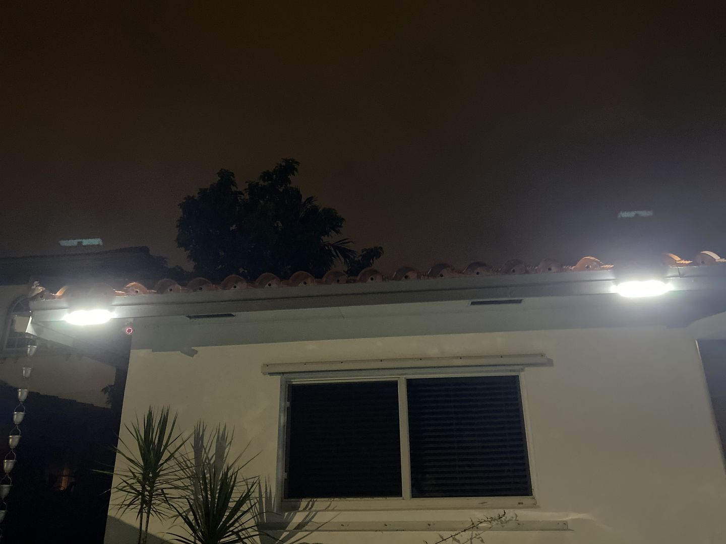 Customer photo review of 118 LED Solar Light 1000 Lumens