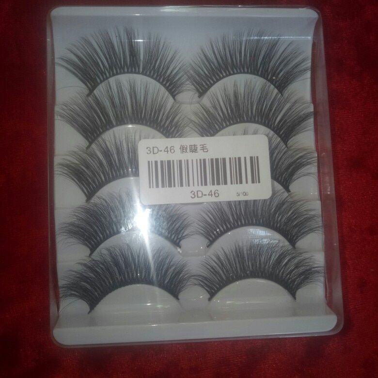 Customer photo review of O.TWO.O 3D MINK EYELASHES