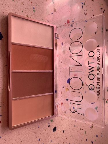 Customer photo review of O.TWO.O 4 COLORS GROOMING POWDER