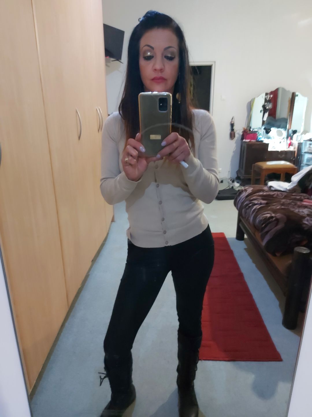 Customer photo review of Butt lifting faux leather stretch pants - matt black